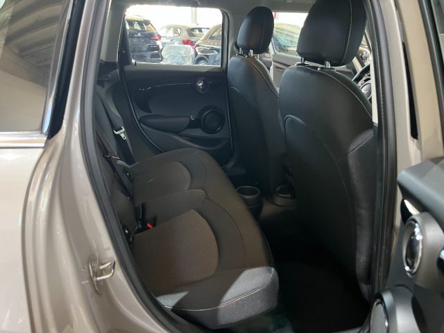 MINI Cooper usata, con USB
