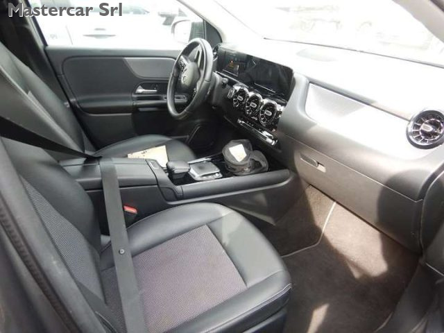 MERCEDES-BENZ GLA 200 usata 6