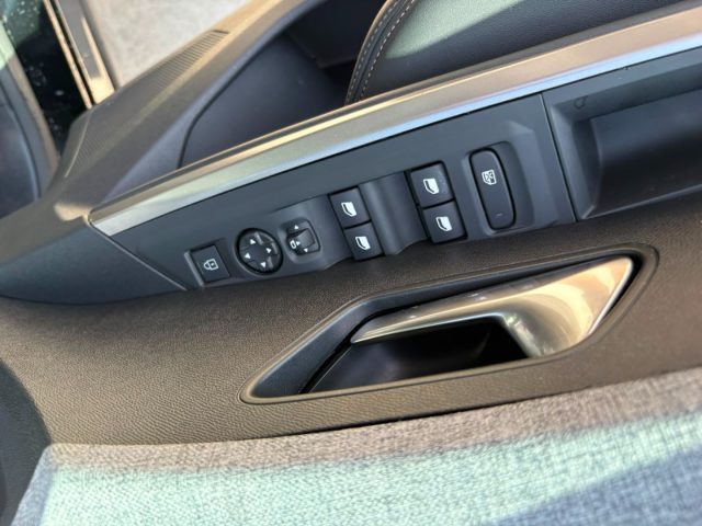 PEUGEOT 3008 usata, con Sedili riscaldati
