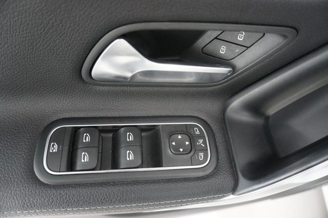 MERCEDES-BENZ A 180 usata, con Volante in pelle