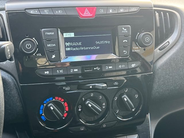 LANCIA Ypsilon usata, con Servosterzo