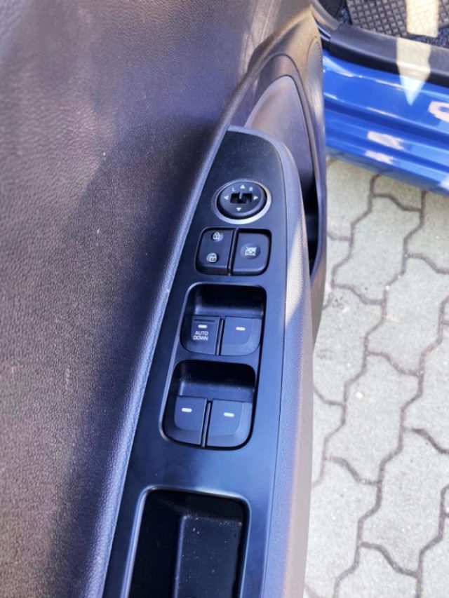 HYUNDAI i10 usata, con Controllo trazione