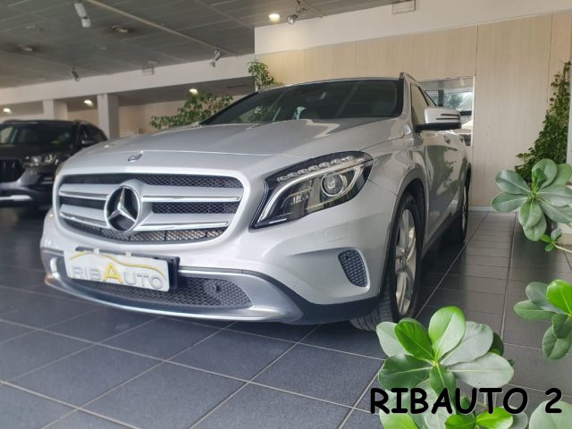 MERCEDES-BENZ GLA 220 usata, con Controllo automatico clima