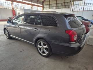 TOYOTA Avensis usata, con Autoradio