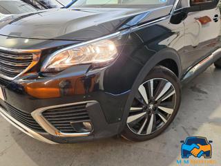PEUGEOT 5008 usata, con Airbag