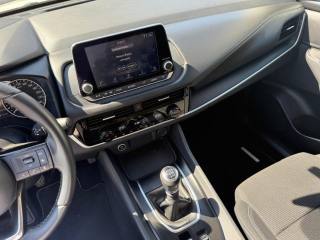 NISSAN Qashqai usata, con Fari LED