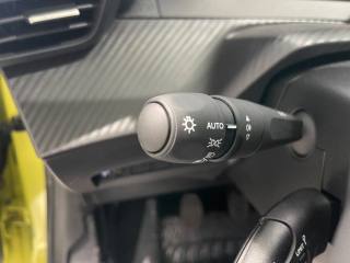 PEUGEOT 208 usata, con USB
