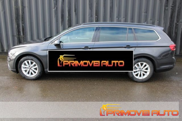 VOLKSWAGEN Passat Variant usata, con Airbag