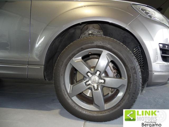 AUDI Q7 usata, con Sensori di parcheggio posteriori