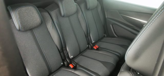 PEUGEOT 5008 usata, con Telecamera per parcheggio assistito