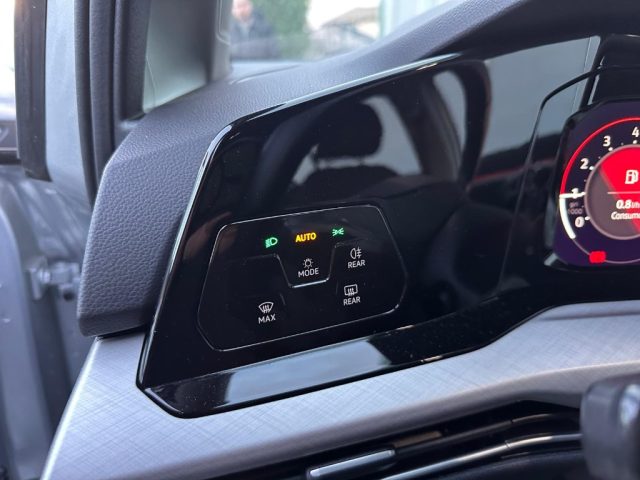 VOLKSWAGEN Golf usata, con Autoradio