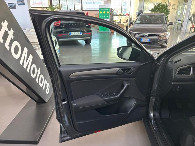 VOLKSWAGEN T-Roc usata, con Autoradio