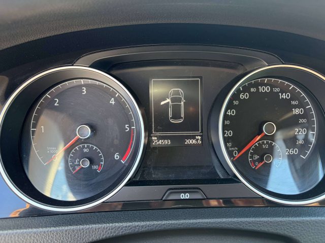 VOLKSWAGEN Golf usata, con Servosterzo