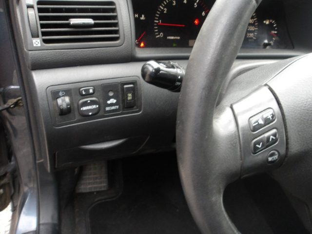 TOYOTA Corolla usata, con Bluetooth