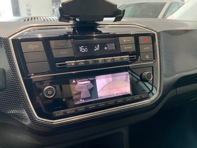 VOLKSWAGEN up! usata, con Controllo automatico clima