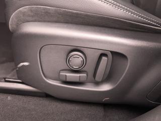 LAND ROVER Range Rover Velar usata, con Touch screen