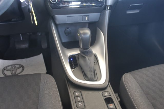 TOYOTA Yaris usata, con Autoradio digitale