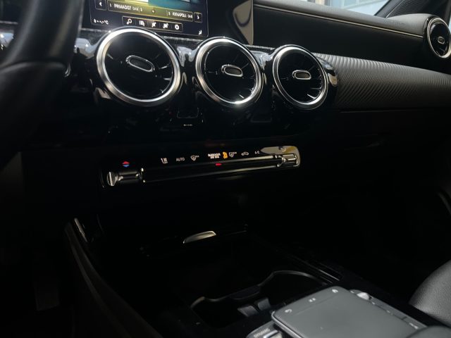 MERCEDES-BENZ A 180 usata, con Specchietti laterali elettrici