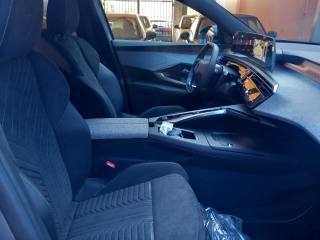 PEUGEOT 5008 usata, con Sensori di parcheggio posteriori