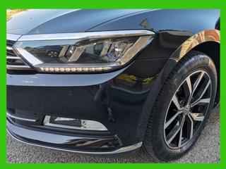 VOLKSWAGEN Passat Variant usata, con Alzacristalli elettrici