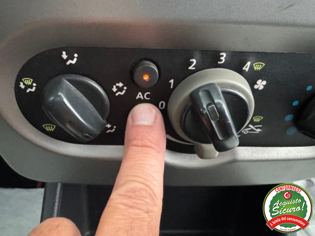 DACIA Sandero usata, con Lettore CD