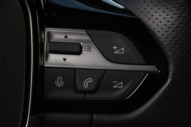PEUGEOT 408 usata, con Sedili sportivi