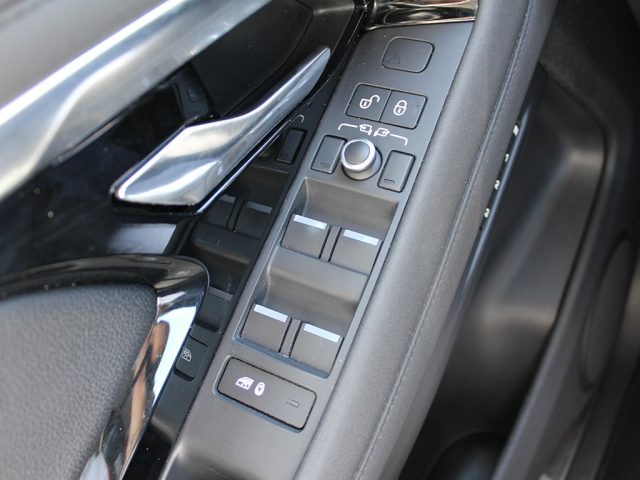 LAND ROVER Range Rover Evoque usata, con Touch screen