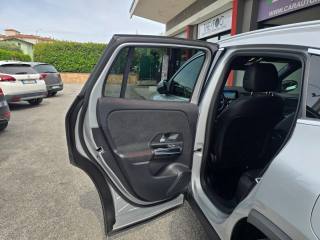 MERCEDES-BENZ GLA 200 usata, con Fari al laser