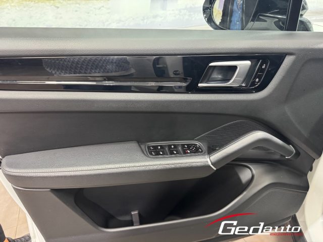 PORSCHE Cayenne usata, con Cronologia tagliandi