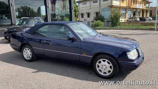 MERCEDES-BENZ E 200 usata, con Airbag