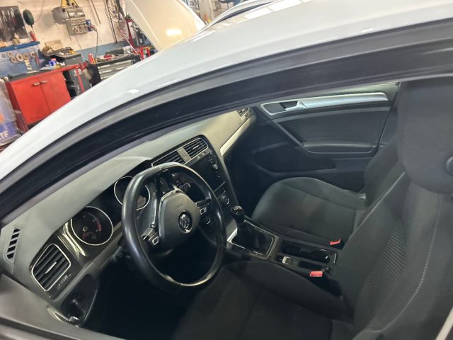VOLKSWAGEN Golf usata, con Airbag laterali