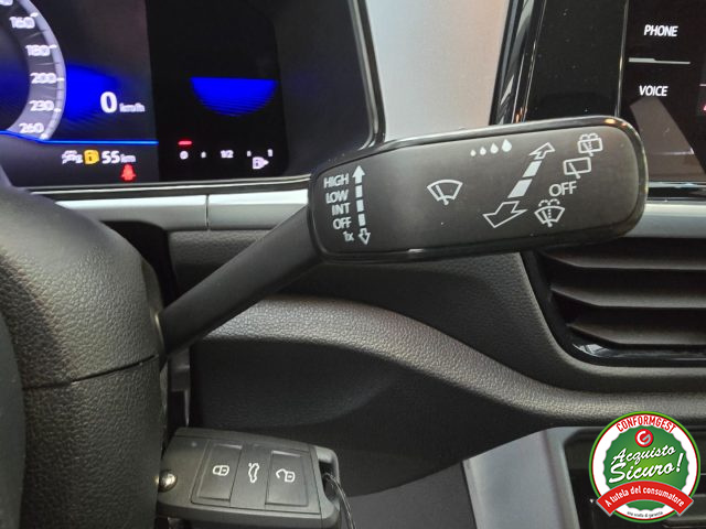 VOLKSWAGEN T-Roc usata, con USB