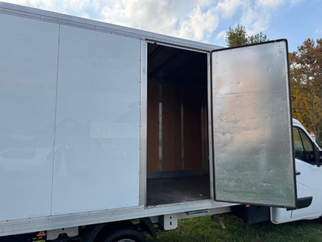RENAULT Master usata, con Bracciolo