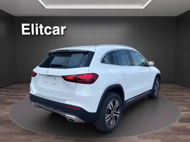 MERCEDES-BENZ GLA 180 usata, con Autoradio