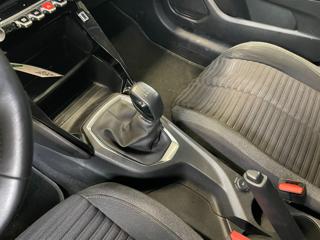 PEUGEOT 208 usata, con Sedile posteriore sdoppiato