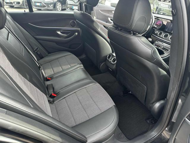 MERCEDES-BENZ E 200 usata, con Sensori di parcheggio anteriori