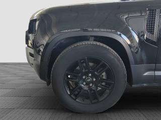 LAND ROVER Defender usata 13