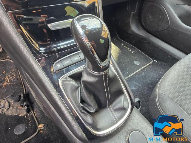 OPEL Astra usata, con Specchietti laterali elettrici
