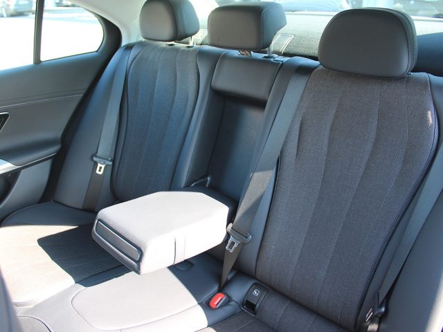 MERCEDES-BENZ E 220 usata, con Immobilizzatore elettronico