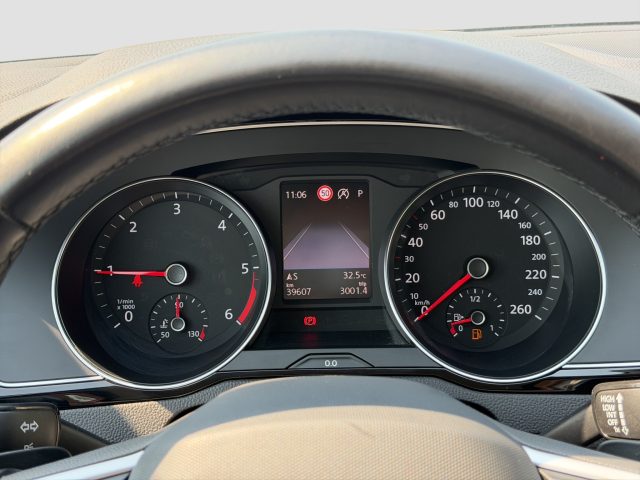 VOLKSWAGEN Passat usata 14