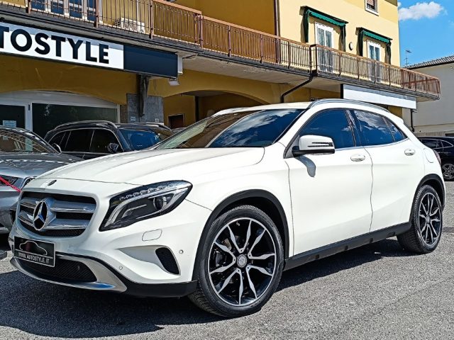 MERCEDES-BENZ GLA 200 usata, con Fari Xenon