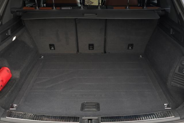 VOLKSWAGEN Touareg usata, con Monitoraggio pressione pneumatici