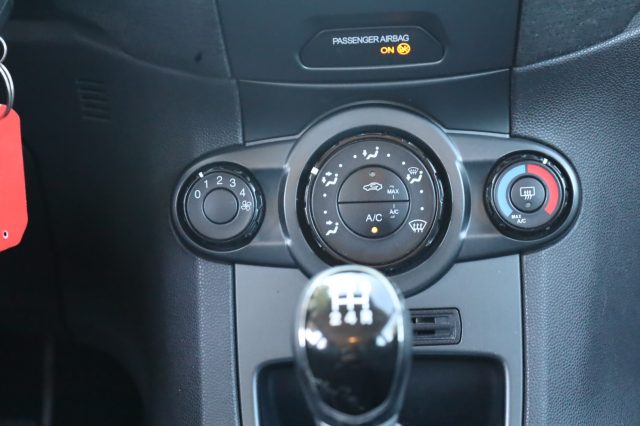 FORD Fiesta usata, con Specchietti laterali elettrici