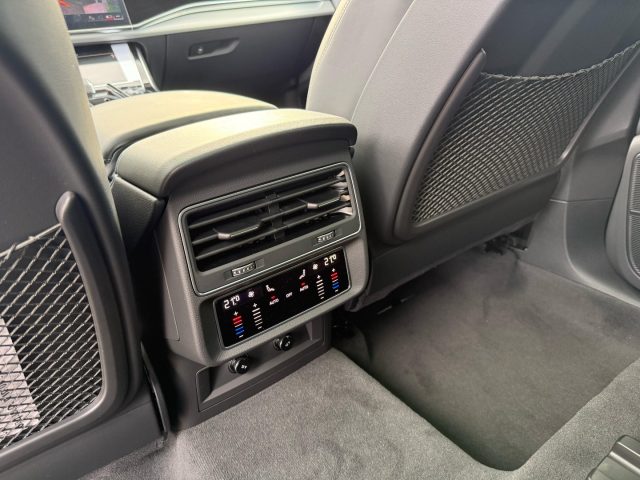 AUDI Q8 usata, con Regolazione elettrica sedili