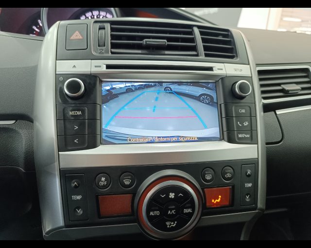 TOYOTA Verso usata, con Fari Xenon