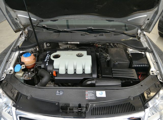 VOLKSWAGEN Passat usata, con Park Distance Control
