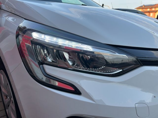 RENAULT Clio usata, con Luci diurne LED