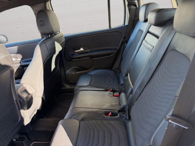 MERCEDES-BENZ GLB 200 usata, con Controllo automatico clima