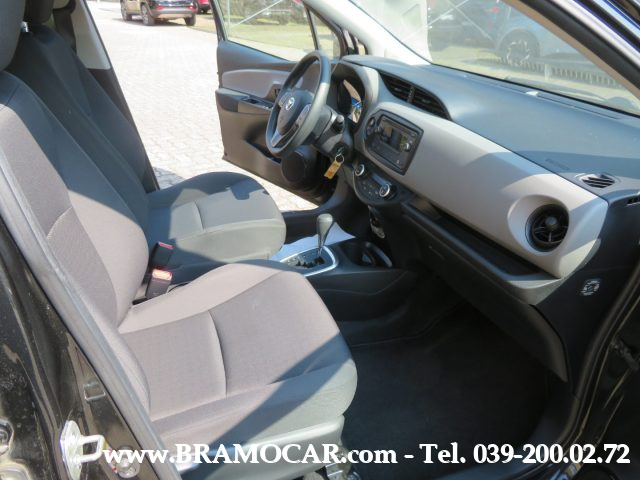 TOYOTA Yaris usata, con Isofix