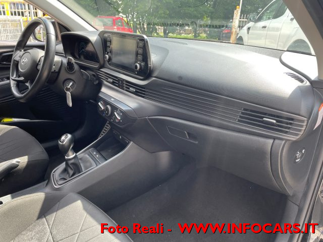 HYUNDAI Bayon usata, con Fari LED